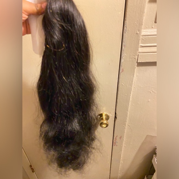 Hi guys I have a 26 or 28 inch black loose body wave wig brand new never used